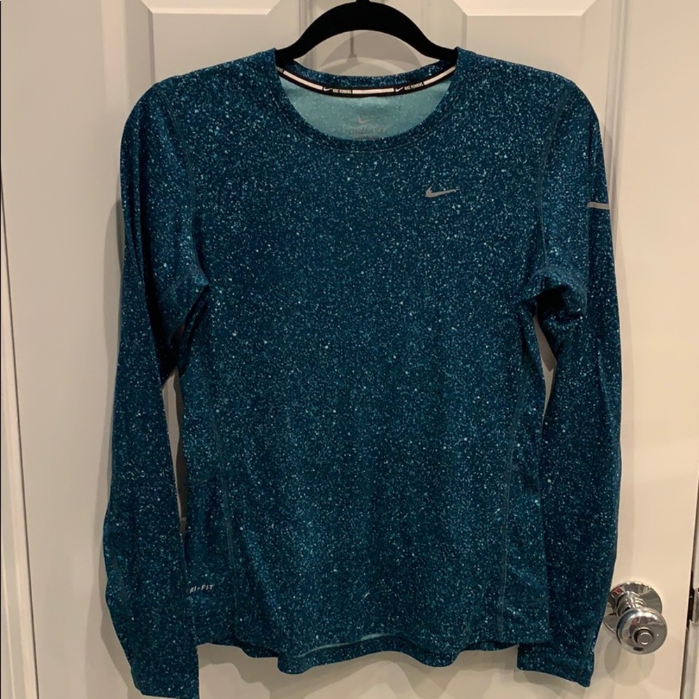 Women’s Nike top size S